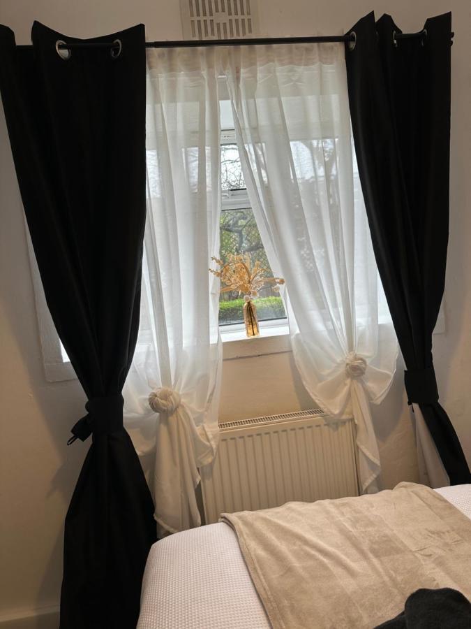 Lovely 2Bedroom 4Mins From Wimbledon Station London Ngoại thất bức ảnh