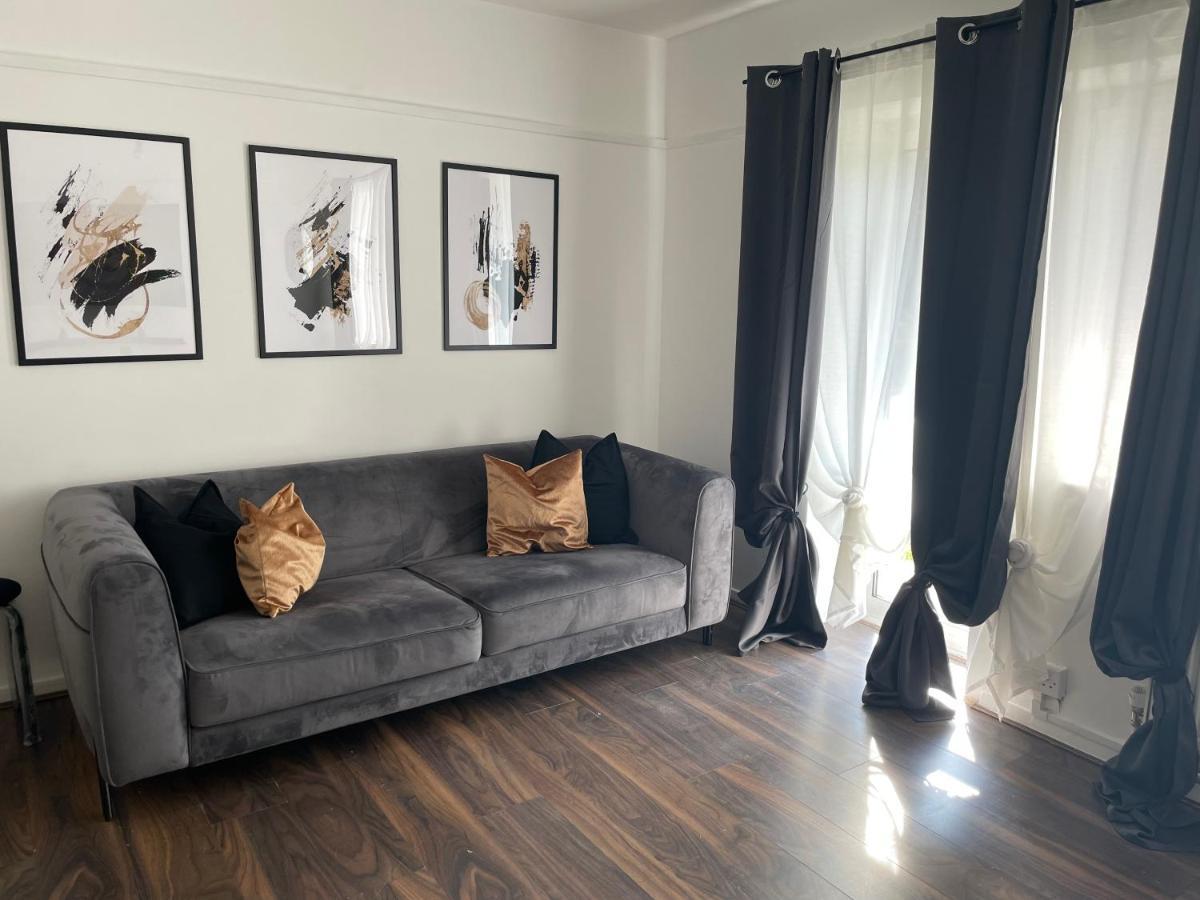 Lovely 2Bedroom 4Mins From Wimbledon Station London Ngoại thất bức ảnh